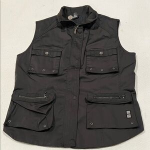 Vintage Versace multi pockets vest made in Italy 🇮🇹 
UNISEX